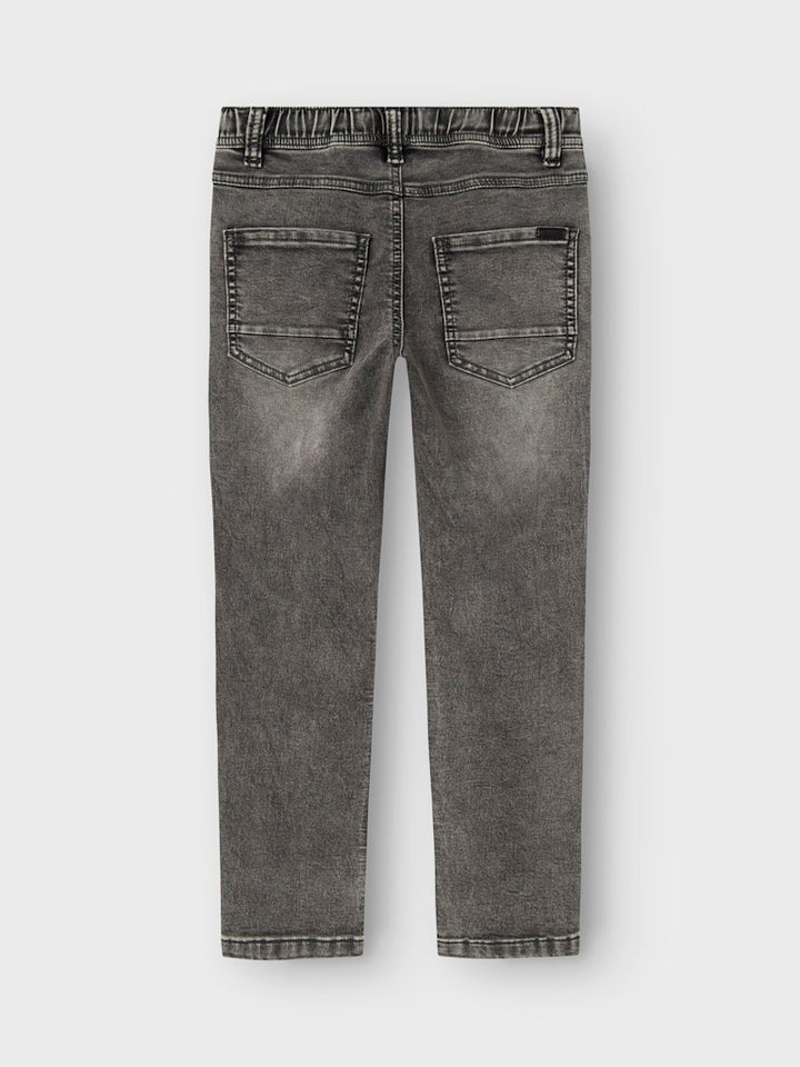 Grå mjukis jeans med skön resår i midjan till pojke. Joggers från Name it.
NKMRYAN SLIM SWE JEANS 5225-TH NOOS
13185212