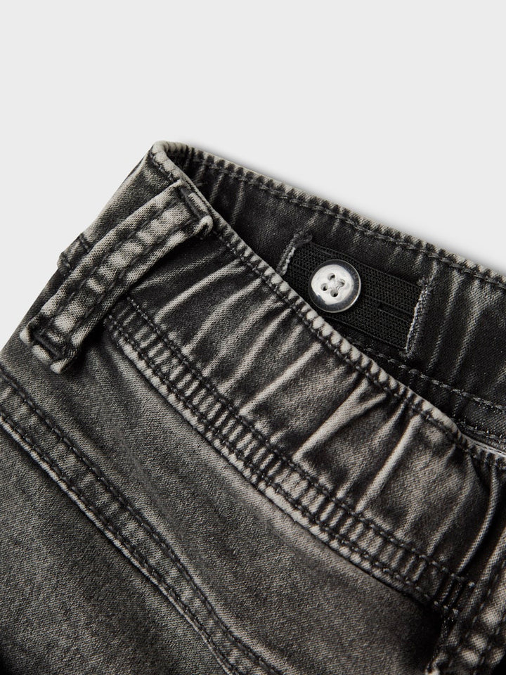 Grå mjukis jeans med skön resår i midjan till pojke. Joggers från Name it.
NKMRYAN SLIM SWE JEANS 5225-TH NOOS
13185212