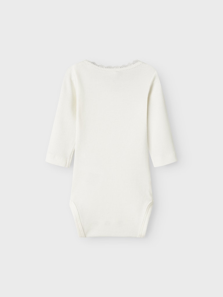 Söt vit ribbad baby body till bebis flicka. Body i ekologisk bomull till nyfödd från Name it.
NBFKAB LS BODY NOOS
13198038