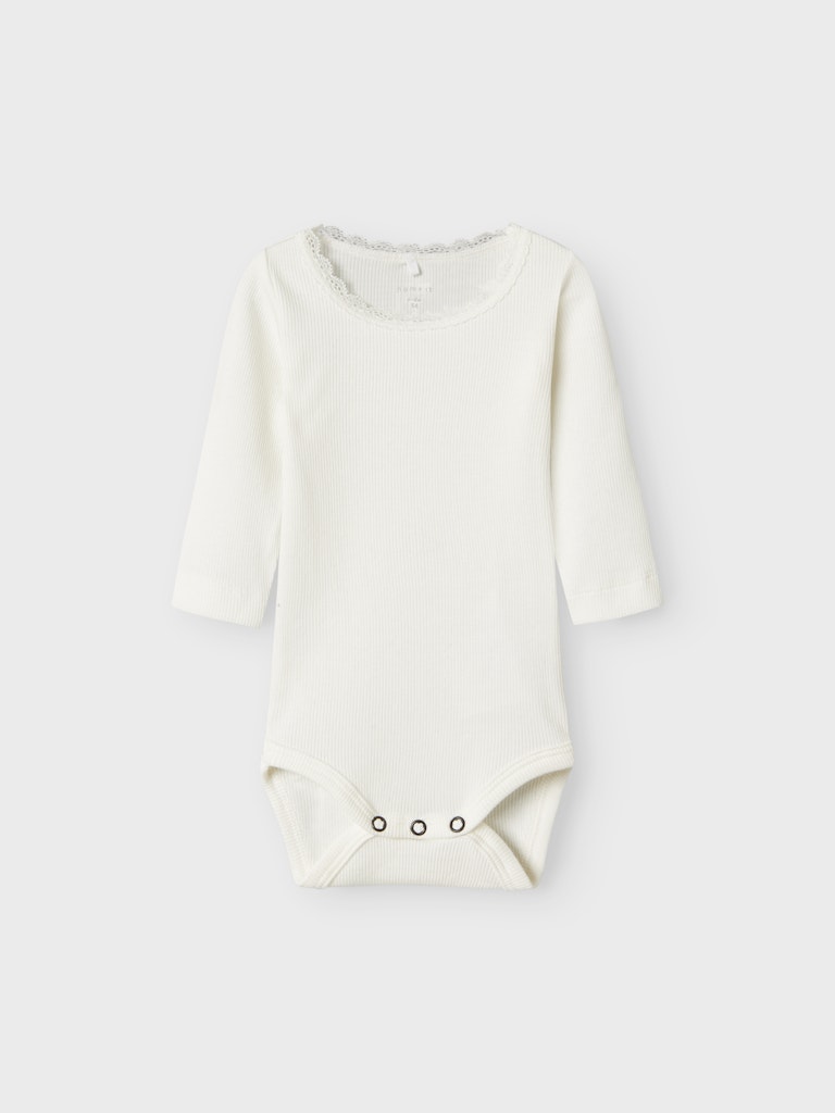 Söt vit ribbad baby body till bebis flicka. Body i ekologisk bomull till nyfödd från Name it.
NBFKAB LS BODY NOOS
13198038