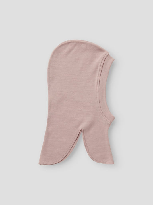 Rosa balaclava i merino ull till flicka. Ull mössa att dra över huvudet, varm  och skön merinoull balaklava från Name it.
NMNWILLIT WOOL BALACLAVA NOOS
13242122