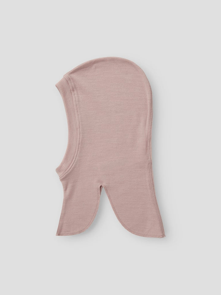 Rosa balaclava i merino ull till flicka. Ull mössa att dra över huvudet, varm  och skön merinoull balaklava från Name it.
NMNWILLIT WOOL BALACLAVA NOOS
13242122