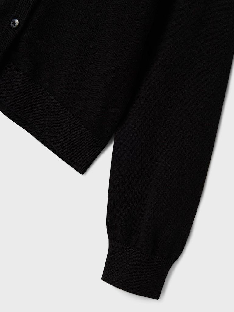 Svart bas kofta i skön mjuk kvalitet till tjej. Cardigan till flicka från Name it.
NKFVALANE LS KNIT CARD NOOS
13247090