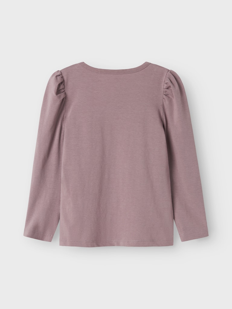 Rosa lila tröja till flicka. Bluey är en gullig ekologisk långärmad t-shirt från Name it.
NMFARIA BLUEY LS TOP NOOS SKY
13248213
