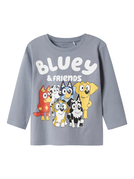 Härlig ljus blå tröja till pojke med hundar från filmen Bluey. Ekologiska barnkläder från Name it.
NMMALEX BLUEY LS NREG TOP NOOS SKY
13248215