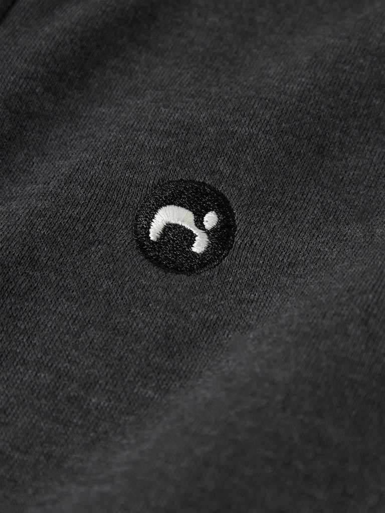 Grå zip jacka i sweat till kille. Pojke tröja, munkjacka, cardigan i ekologisk bomull från Name it.
NKMVIMO LS SWEAT CARD BRU NOOS
13247099