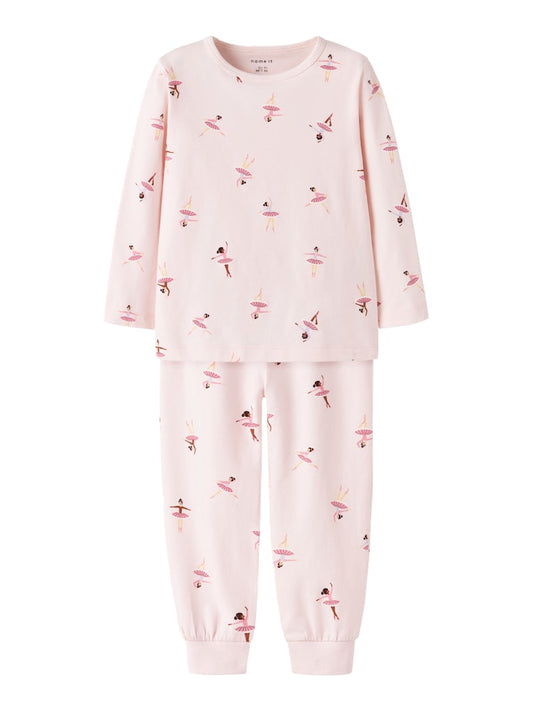 Rosa barn pyjamas till flicka. Ballerina pyjamas från Nameit.
NMFNIGHTSET BALLARINA NOOS
13248317