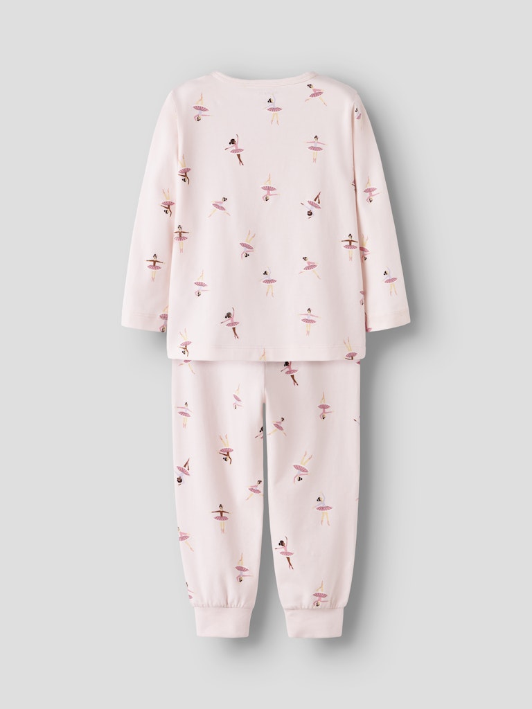 Rosa barn pyjamas till flicka. Ballerina pyjamas från Nameit.
NMFNIGHTSET BALLARINA NOOS
13248317