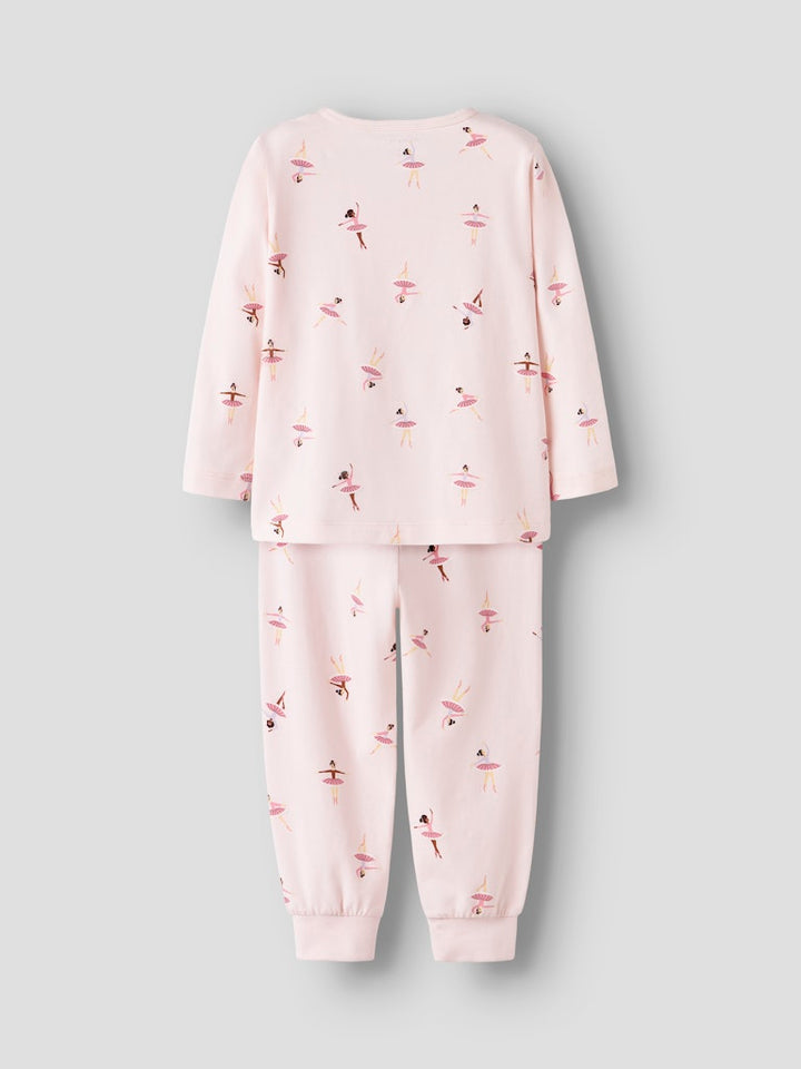 Rosa barn pyjamas till flicka. Ballerina pyjamas från Nameit.
NMFNIGHTSET BALLARINA NOOS
13248317