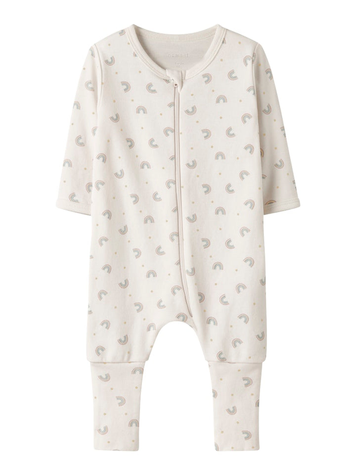 Regnbåge pyjamas till flicka och pojke med vikbar mudd så du kan välja om du vill ha fot eller ej till din baby.
NBFNIGHTSUIT ZIP FF JET RAINBOW NOOS
13248629