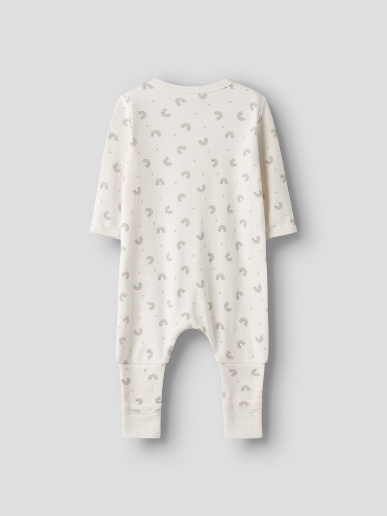 Regnbåge pyjamas till flicka och pojke med vikbar mudd så du kan välja om du vill ha fot eller ej till din baby.
NBFNIGHTSUIT ZIP FF JET RAINBOW NOOS
13248629