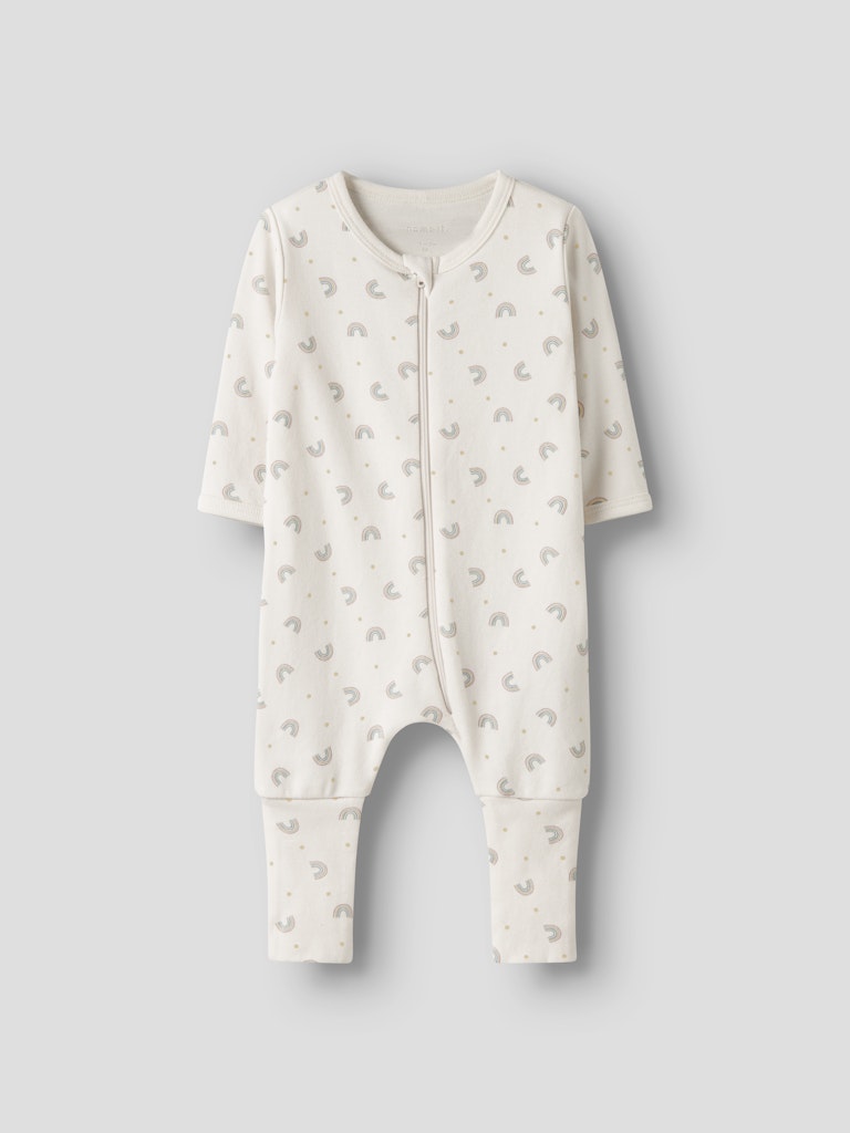 Regnbåge pyjamas till flicka och pojke med vikbar mudd så du kan välja om du vill ha fot eller ej till din baby.
NBFNIGHTSUIT ZIP FF JET RAINBOW NOOS
13248629