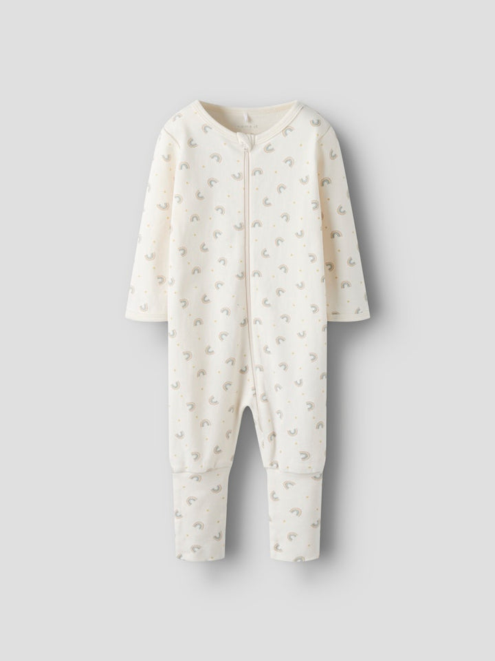 Regnbåge pyjamas till flicka och pojke med vikbar mudd så du kan välja om du vill ha fot eller ej till din baby.
NBFNIGHTSUIT ZIP FF JET RAINBOW NOOS
13248629