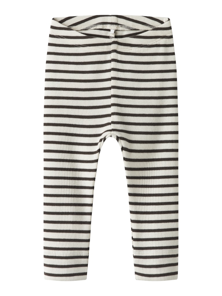 Randiga baby byxor i brun och naturvit som passar både bebis pojke och bebis flicka. Ekologiska babykläder från Name it.
NBNBANI XSL LEGGING NOOS
13231711