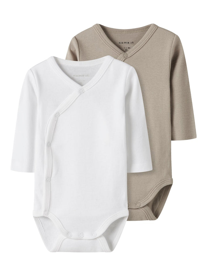 2 pack omlott baby body till flicka och pojke. Ekologiska bebis kläder från Name it. Beige och vit långärmad body med omlottknäppning
NBNBODY 2P LS WRAP SOLID NOOS
13248727