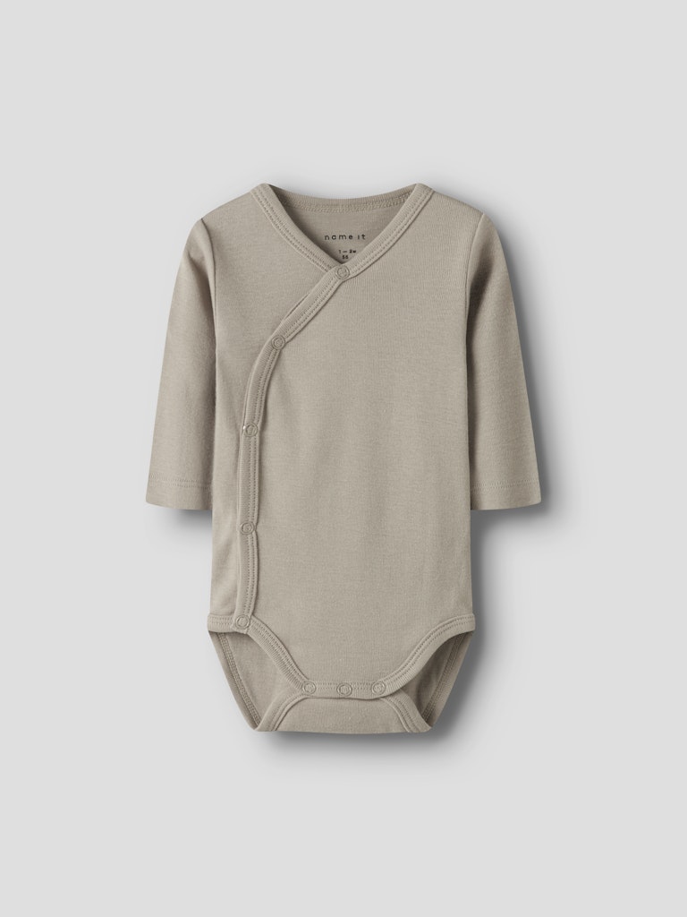 2 pack omlott baby body till flicka och pojke. Ekologiska bebis kläder från Name it. Beige och vit långärmad body med omlottknäppning
NBNBODY 2P LS WRAP SOLID NOOS
13248727
