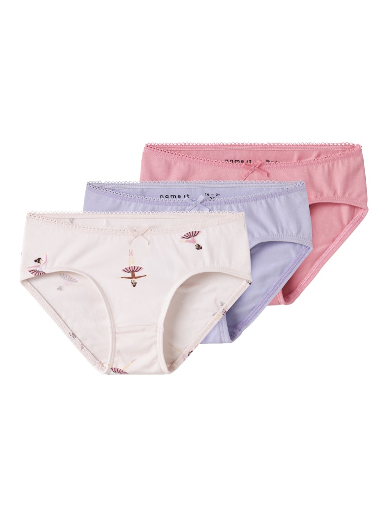 3-pack trosor till flicka. Rosa och lila enfärgade briefs och sedan en ljusrosa med ballerina.
NMFBRIEFS 3P BALLARINA NOOS
13248320