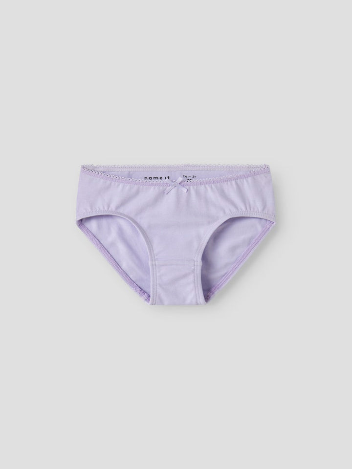 3-pack trosor till flicka. Rosa och lila enfärgade briefs och sedan en ljusrosa med ballerina.
NMFBRIEFS 3P BALLARINA NOOS
13248320