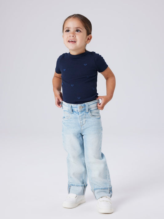 Cool tjej jeans i rak ledig modell med uppvik. Ljus blå jeans byxa till flicka från Name it.
NMFROSE STRAIGHT FOLD JEANS 4224-AZ NOOS
13243802