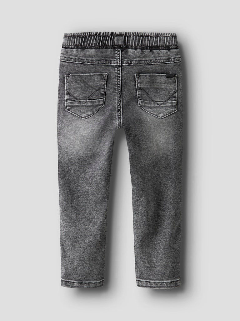 Grå joggers jeans till pojke och flicka i mjuk och skön kvalitet.
NMMRYAN SLIM SWE JEANS 2472-TH NOOS
13212646