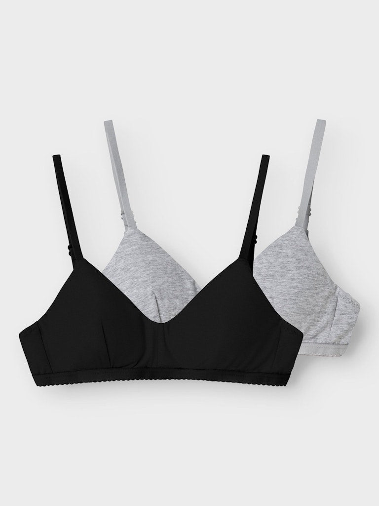 2-pack svart och grå ungdoms bh till tjej. Mjuk och skön bralette med urtagbara inlägg och ställbara axelband. 
NLFNANTELLE BRALETTE 2P NOOS
13247873