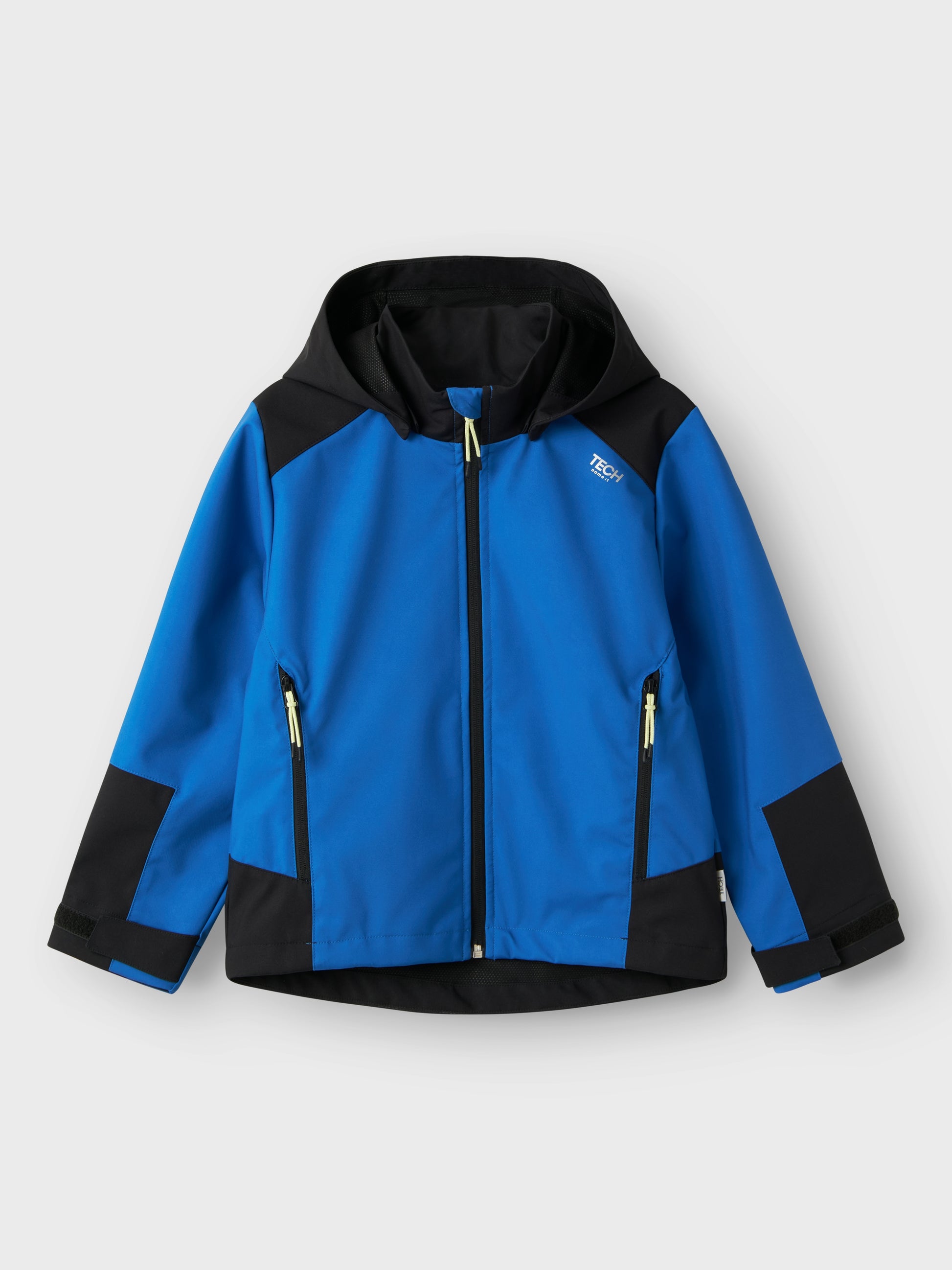 Blå, svart softshell jacka, vattentät vindtät vår jacka till pojke, kille. Skal kläder från Name it, regnjacka.
NKNALFALIGHT08 JACKET BLOCK FO
13236562