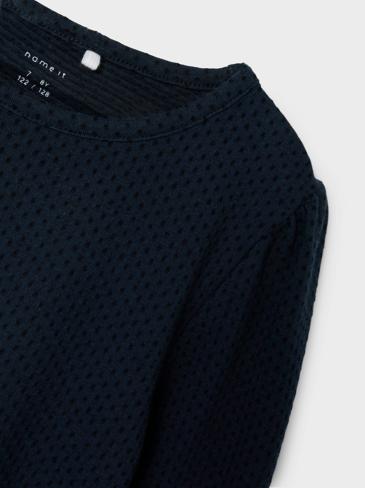 Enfärgad blå topp i söt modell till flicka med tyg som har fin strukur. Tröja till tjej från Name it.
NKFTANNEA LS SLIM TOP PB
13237891