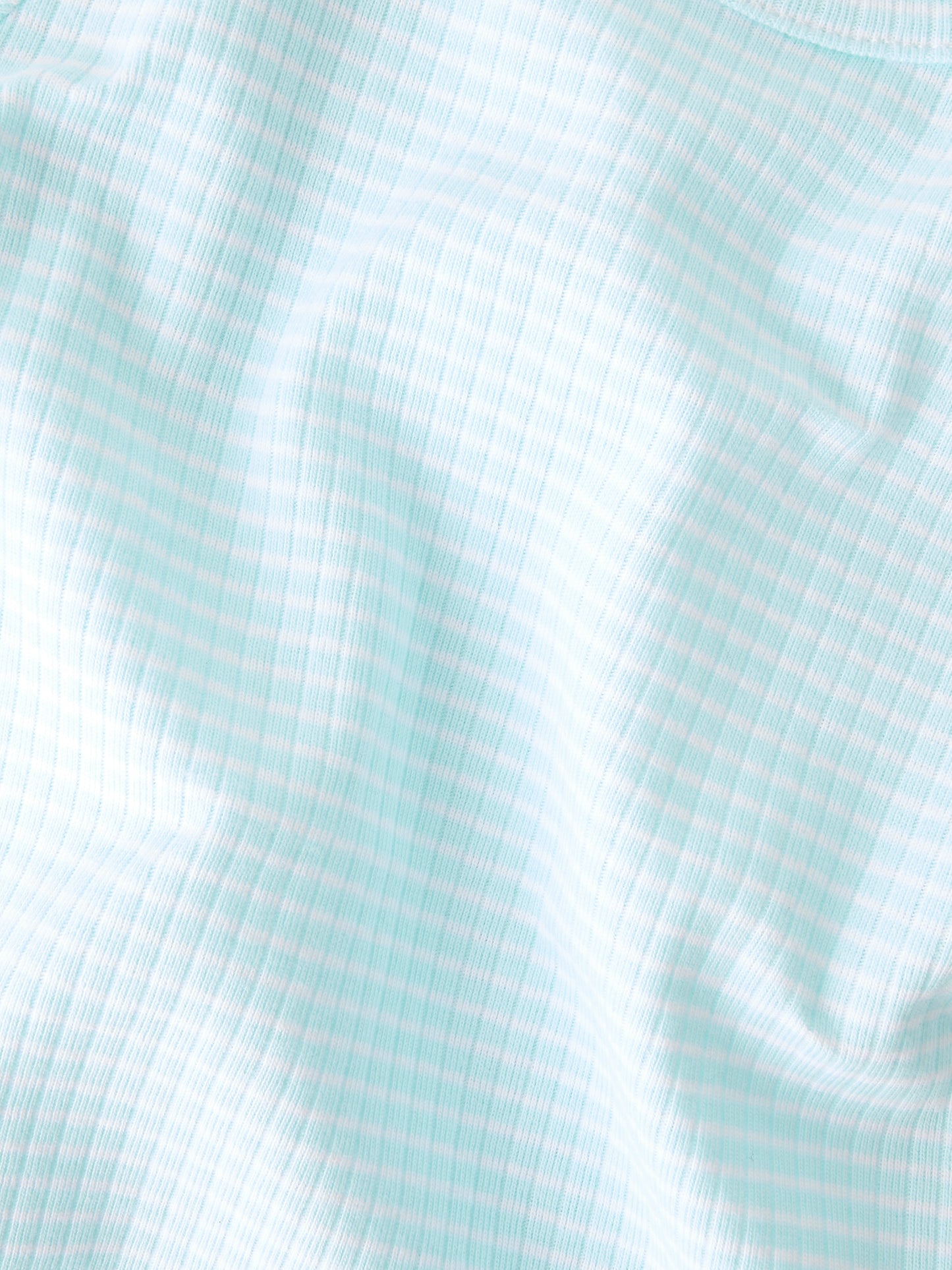 Blå randig enfärgad t-shirt till flicka. Barn topp från Name it.
NMFFIKATIE SS SLIM TOP
13238057