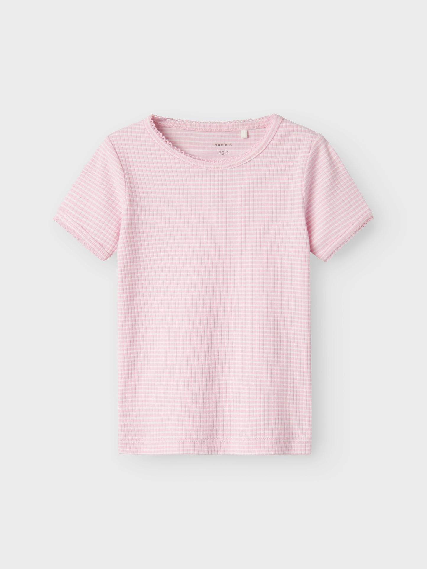 Rosa randig enfärgad t-shirt till flicka. Barn topp från Name it.
NMFFIKATIE SS SLIM TOP
13238057