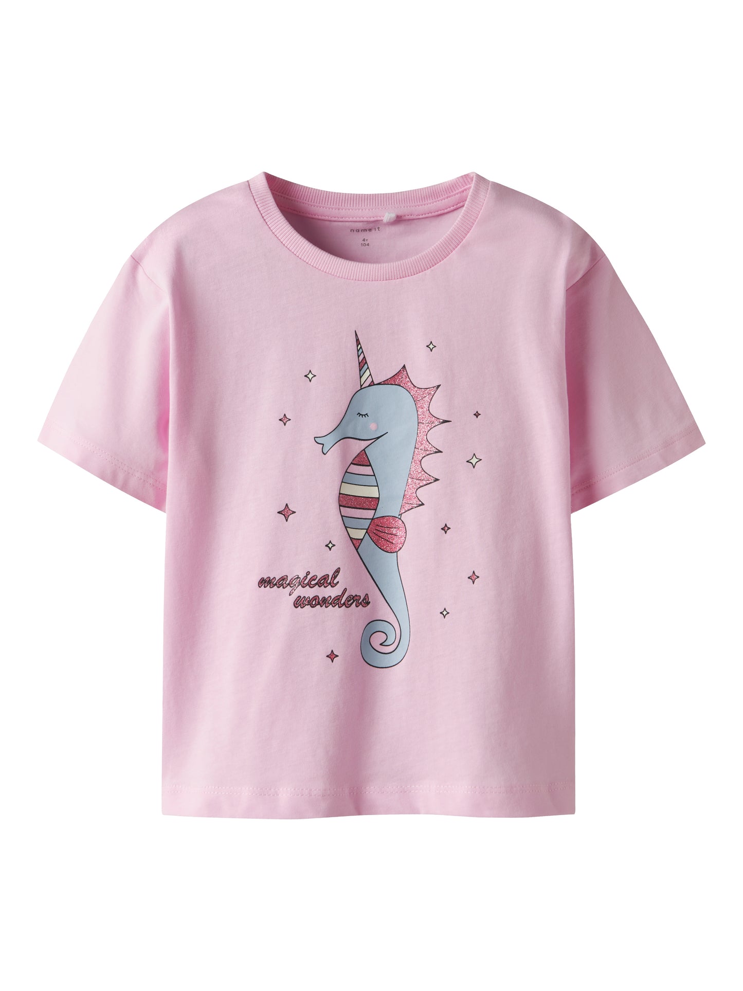 Rosa sjöhäst t-shirt till flicka. Kortärmad topp från Name it.
NMFFREJANE SS NREG TOP
13238061