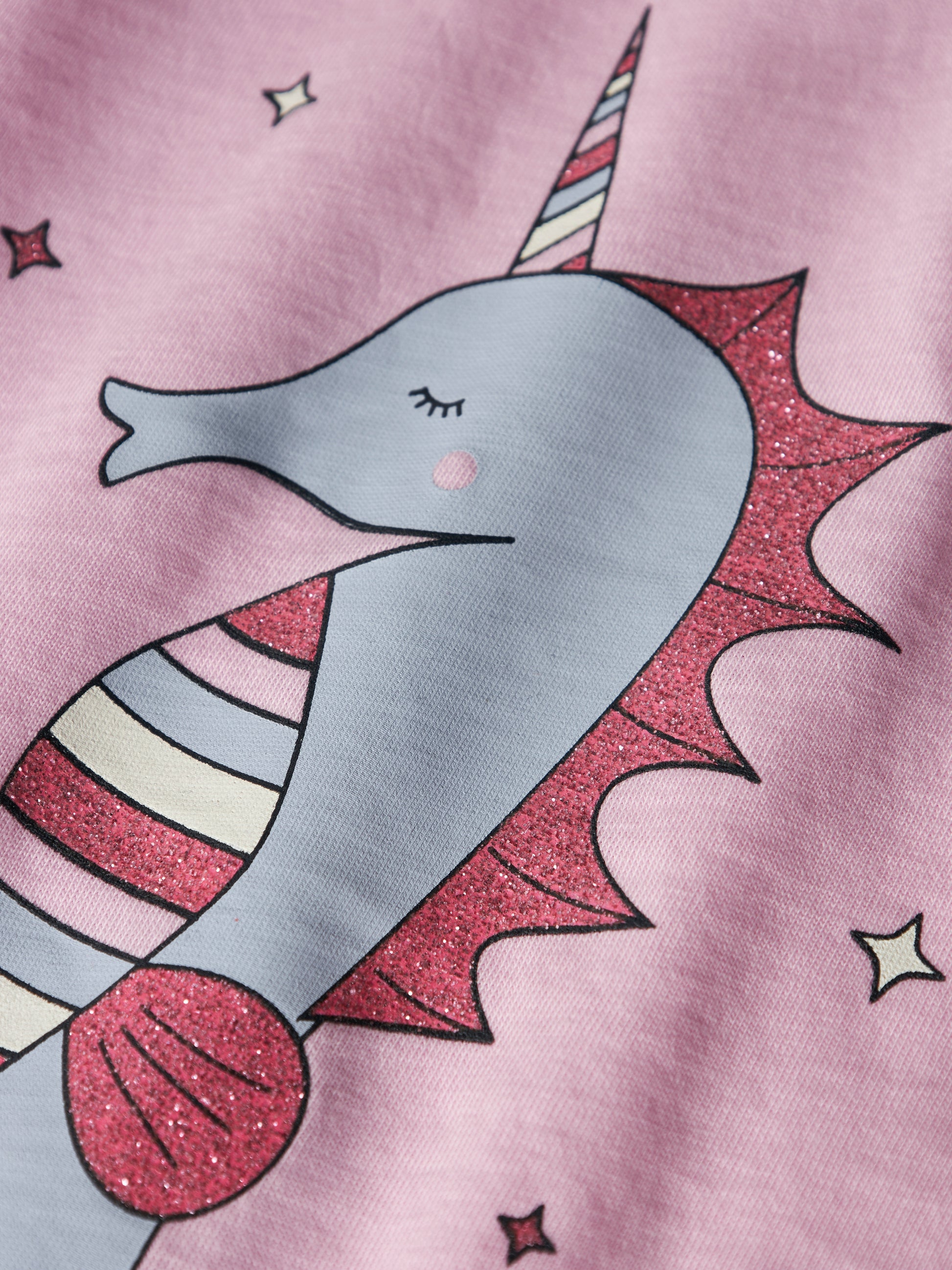 Rosa sjöhäst t-shirt till flicka. Kortärmad topp från Name it.
NMFFREJANE SS NREG TOP
13238061