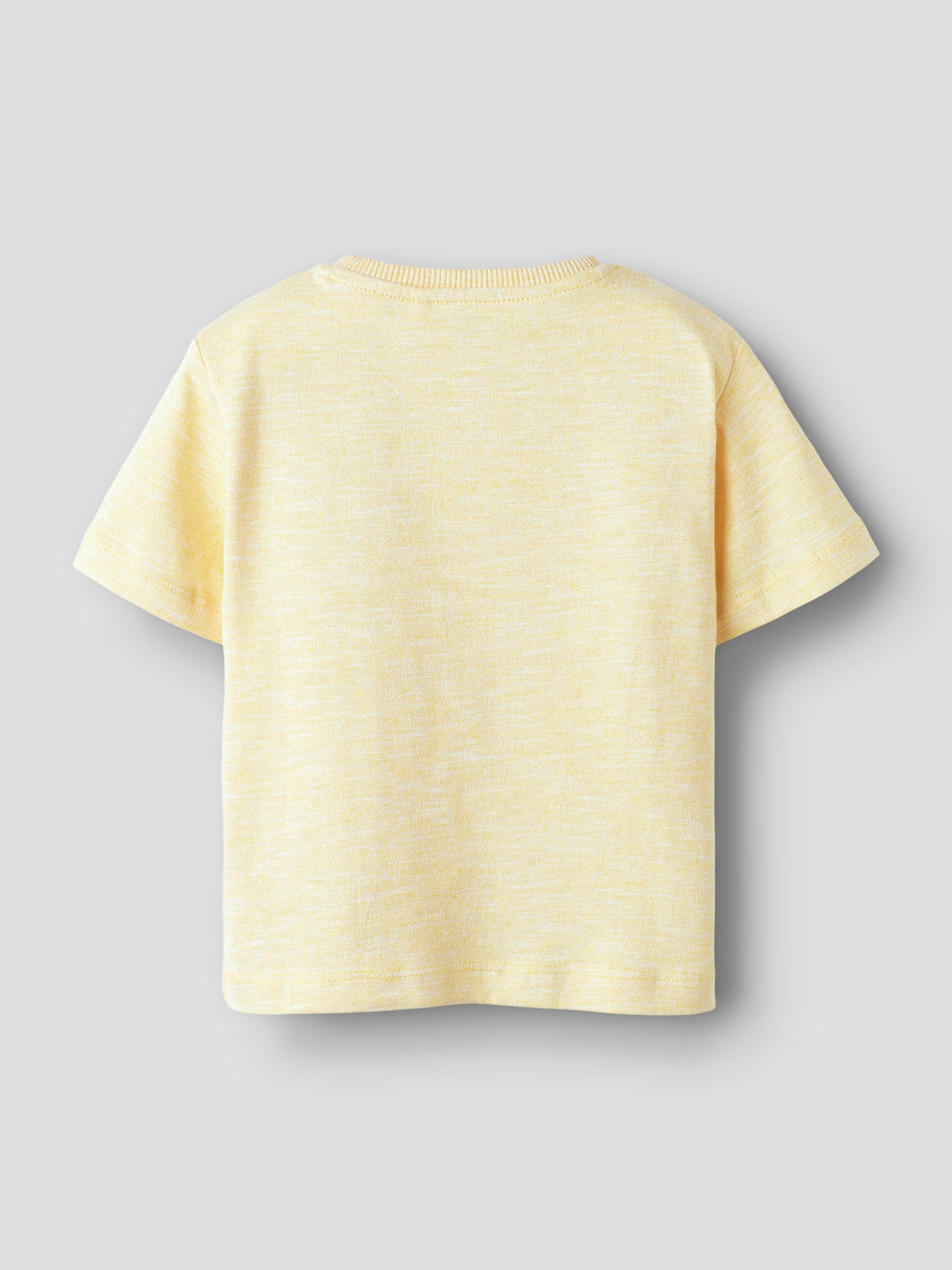 Enfärgad gul kortärmad t-shirt till pojke. Needes, snygg tröja med helikopter från Name it.
NMMFREDERY SS NREG TOP PB
13238143