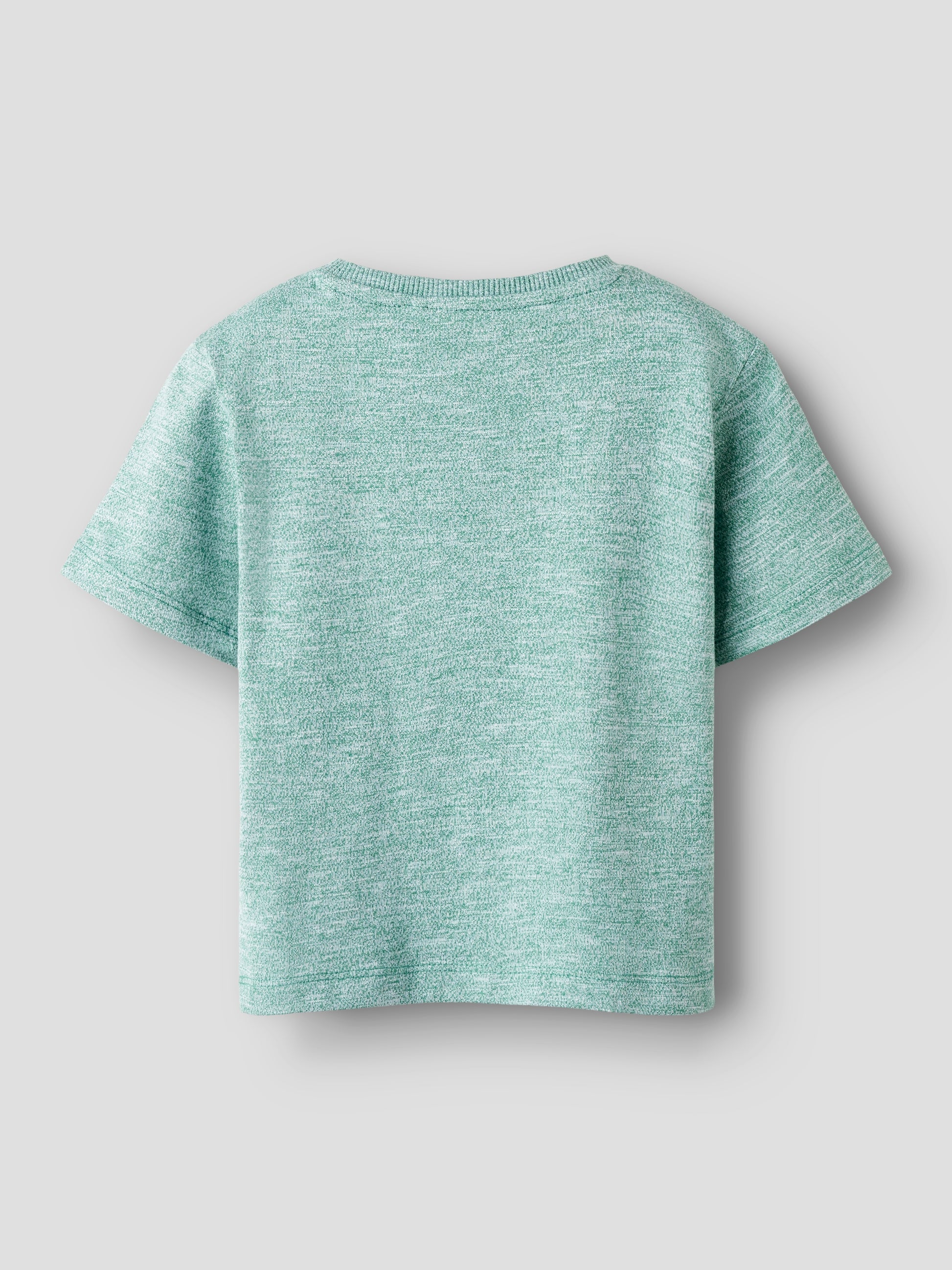 Enfärgad grön kortärmad t-shirt till pojke. Needes, snygg tröja med luftballong från Name it.
NMMFREDERY SS NREG TOP PB
13238143