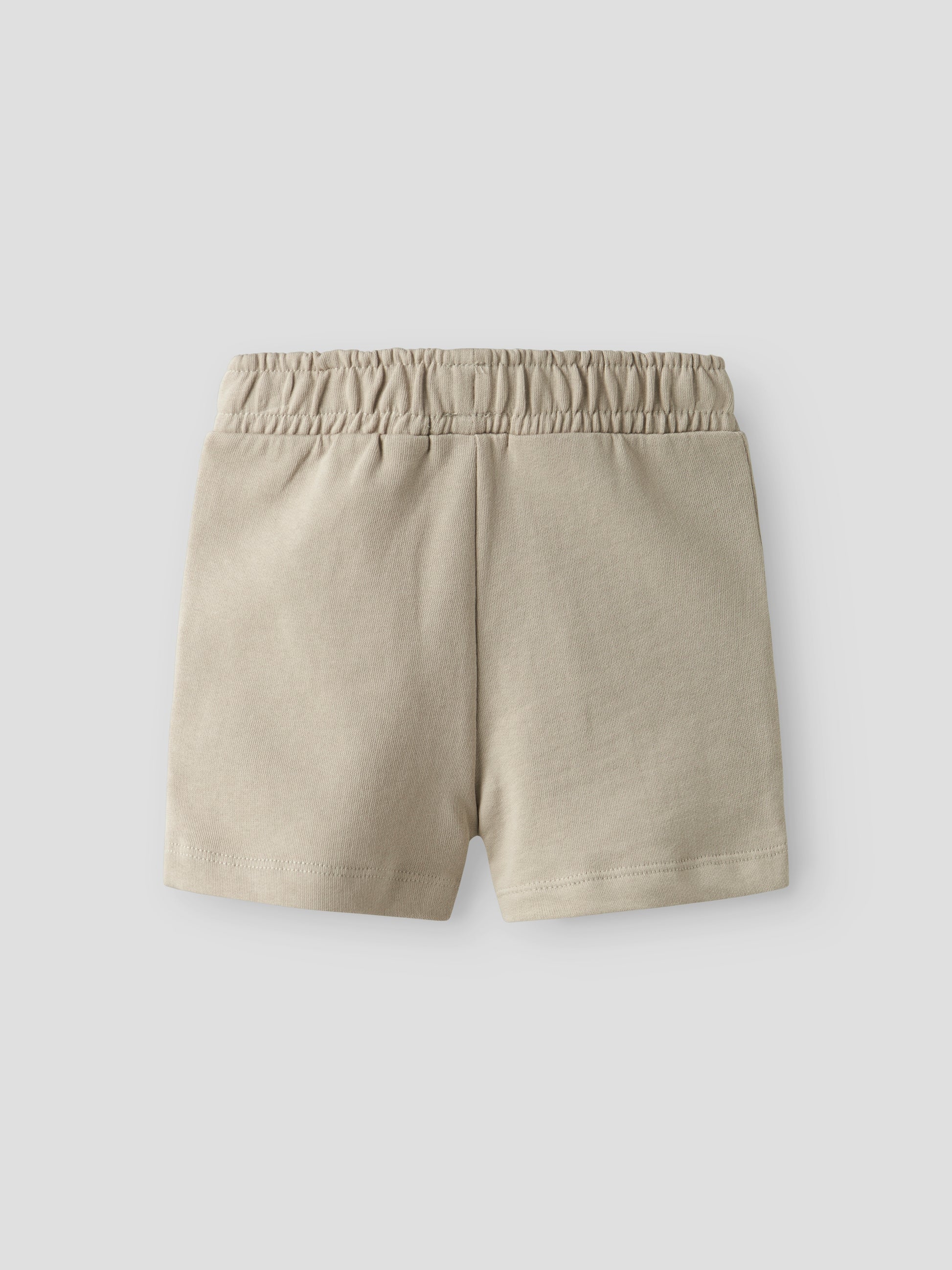Beige sweat short till pojke med broderad segelbåt på. Barn shorts från Name it.
NMMFRITZO NREG SWE SHORTS UNB PB
13238144