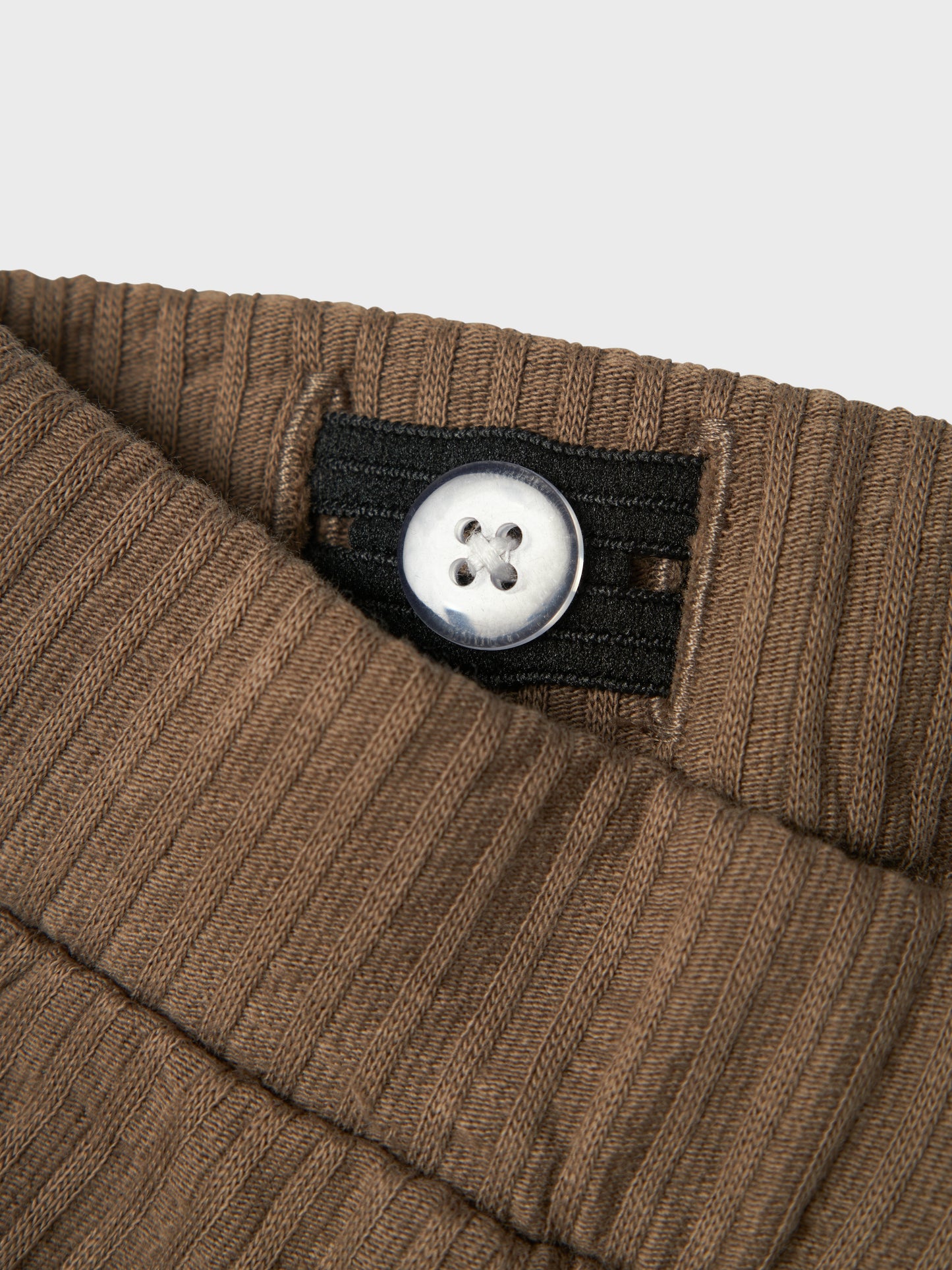 Brun baby byxa till pojke i ekologisk bomull från Name it. 
NBMTOBY PANT
13238656