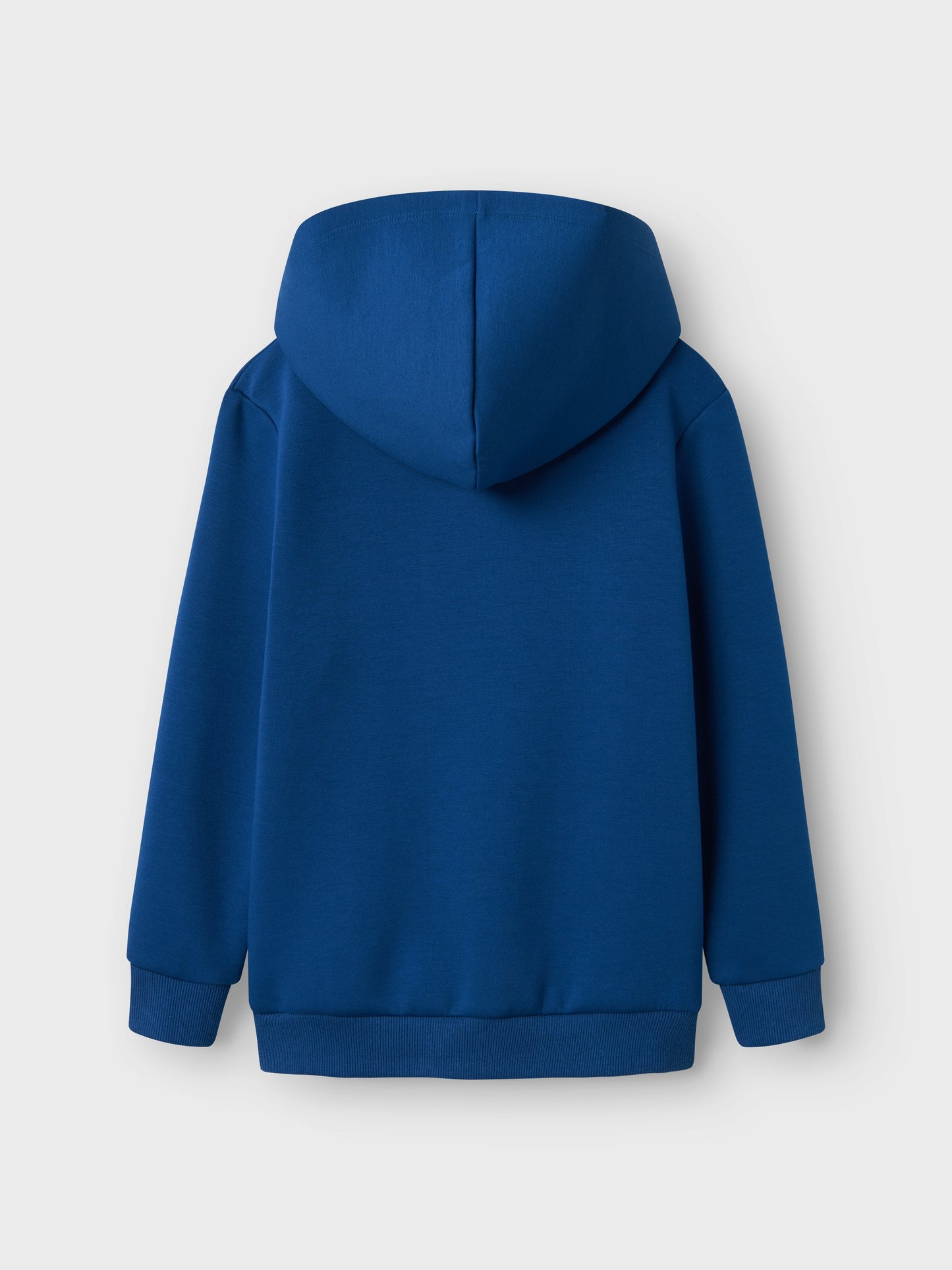 Knallblå, färgglad hoodie till pojke. Enfärgad blå luvtröja till kille från Name it.
NKMBETHEO LS SWEAT WH UNB
13238863