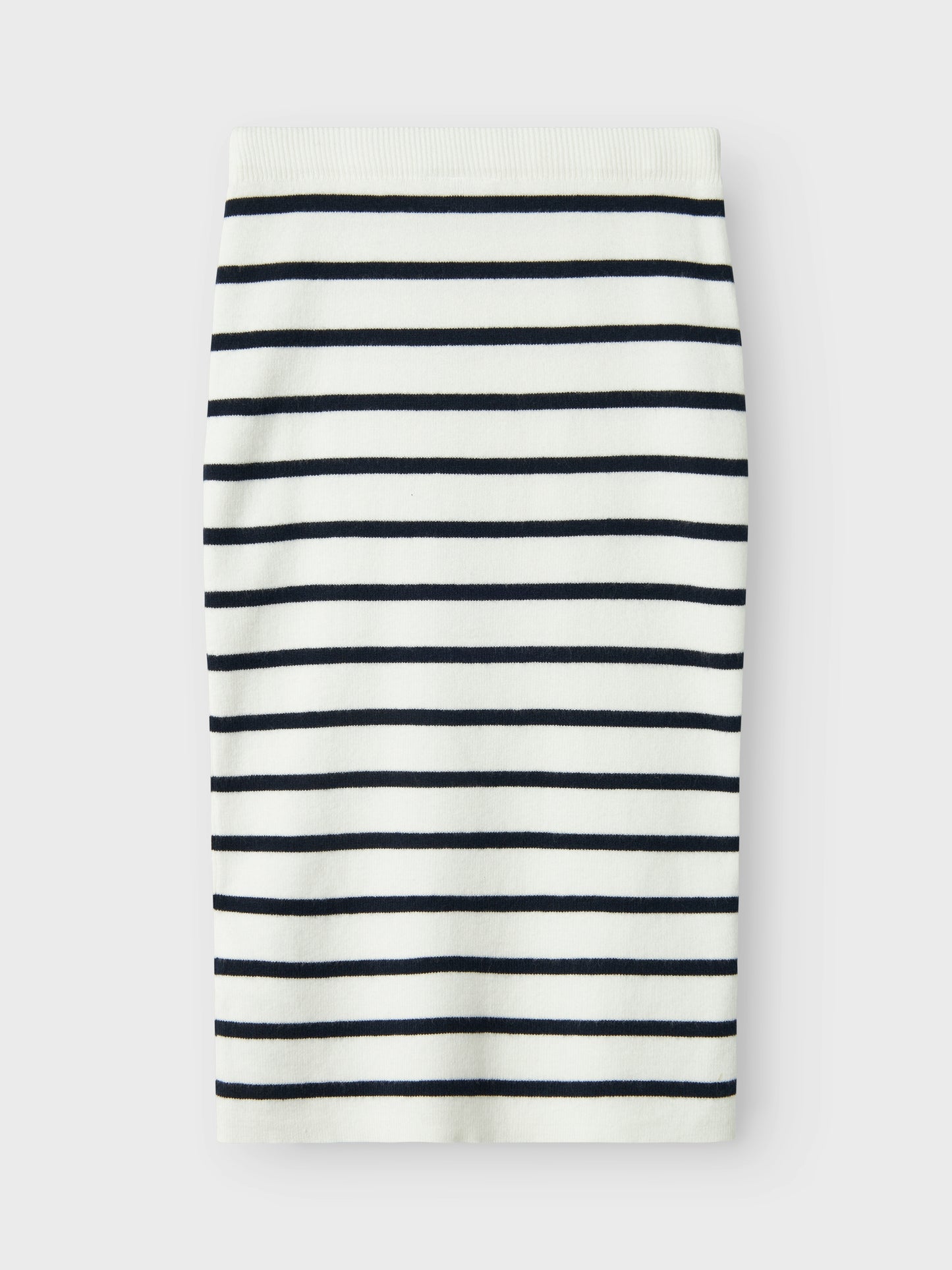 Vit och blå randig stickade kjol til flicka i ekologisk ekovero från Name it. 
NKFDINILLA KNIT SKIRT BOX
13240137