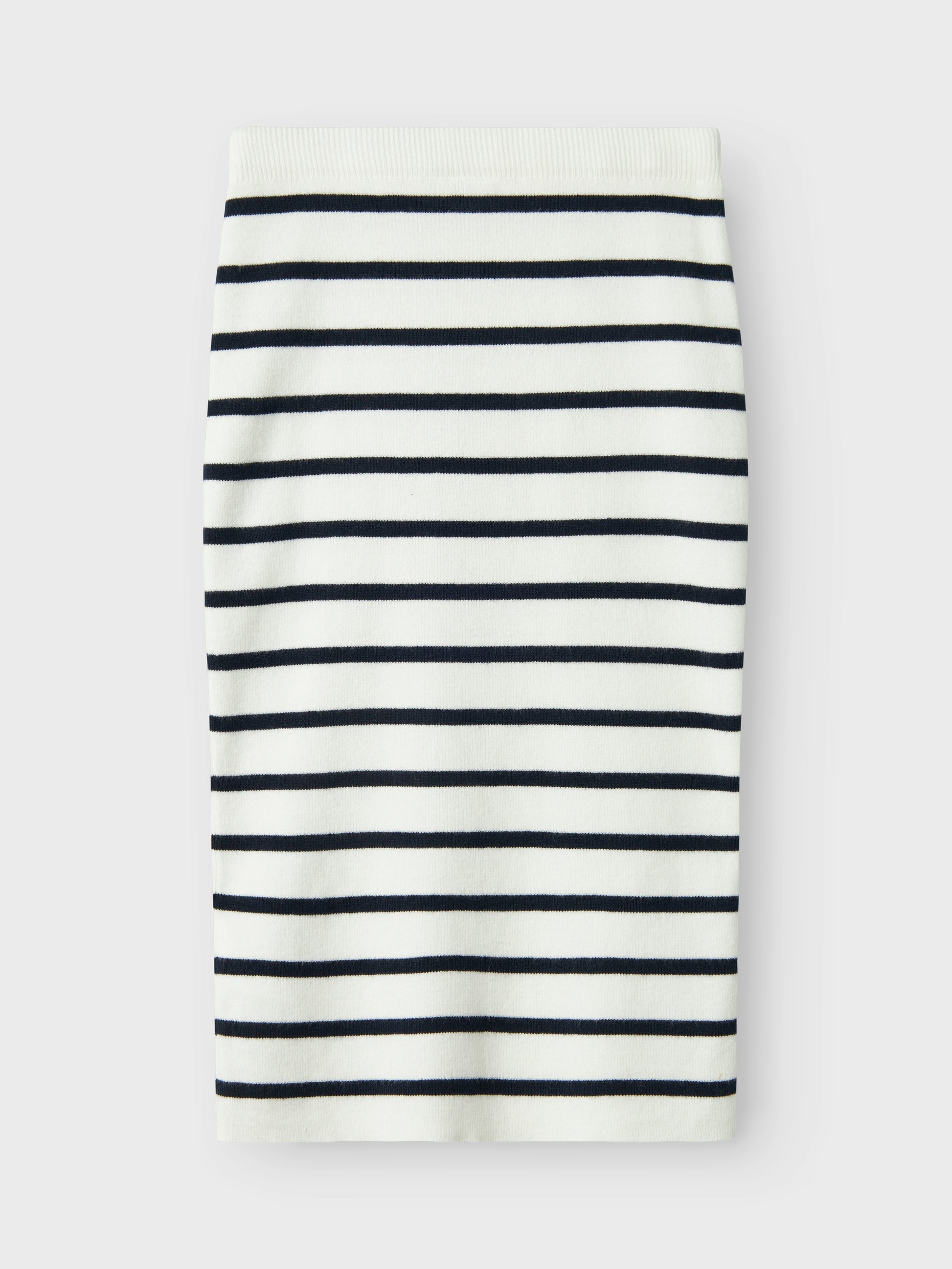 Vit och blå randig stickade kjol til flicka i ekologisk ekovero från Name it. 
NKFDINILLA KNIT SKIRT BOX
13240137