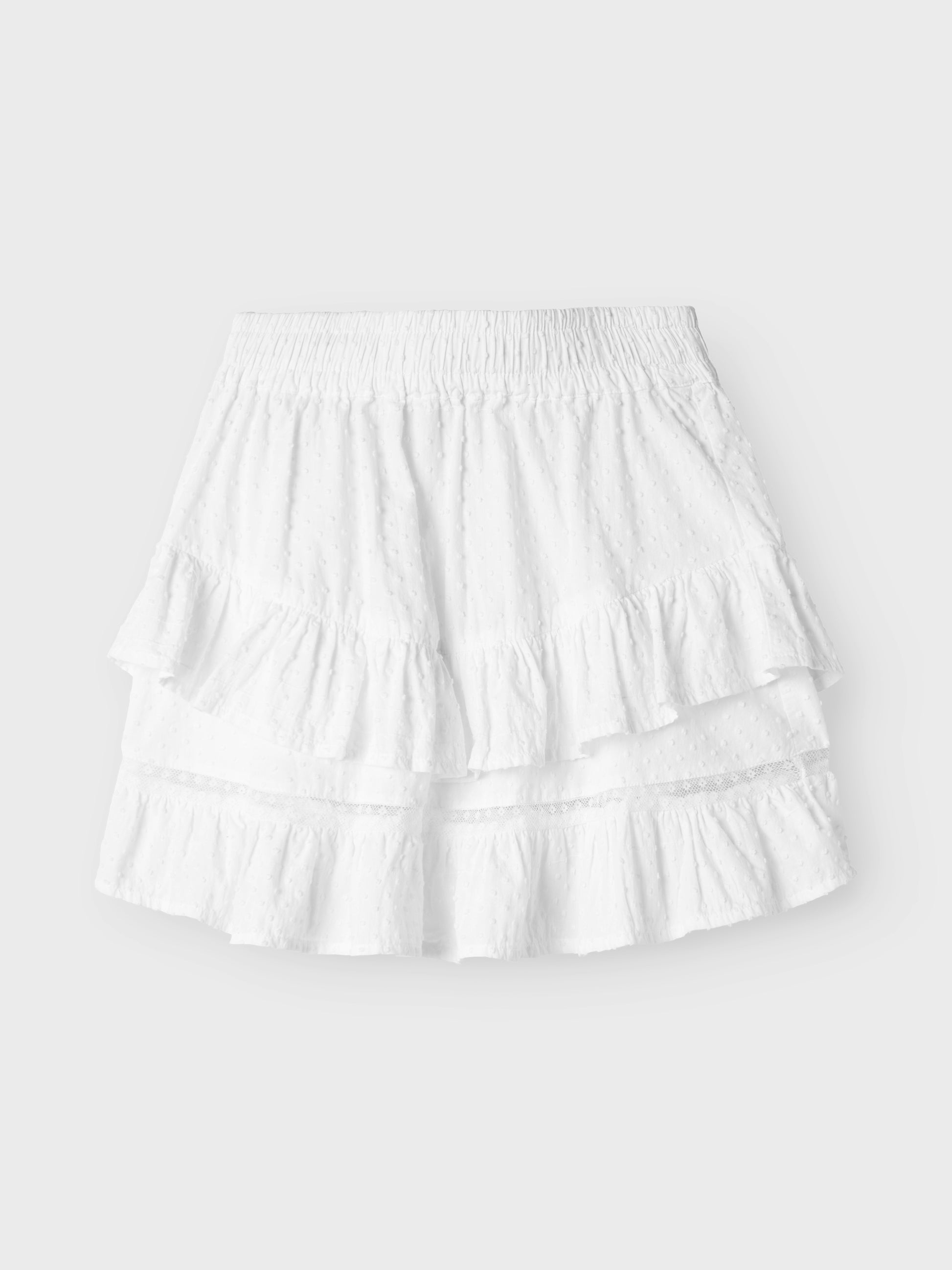 Vit vacker volang kjol till flicka, tjej från Name it. Sommarkjol perfekt till skolavslutning och midsommar fest.
NKFFATIDIAS SKIRT
13240162