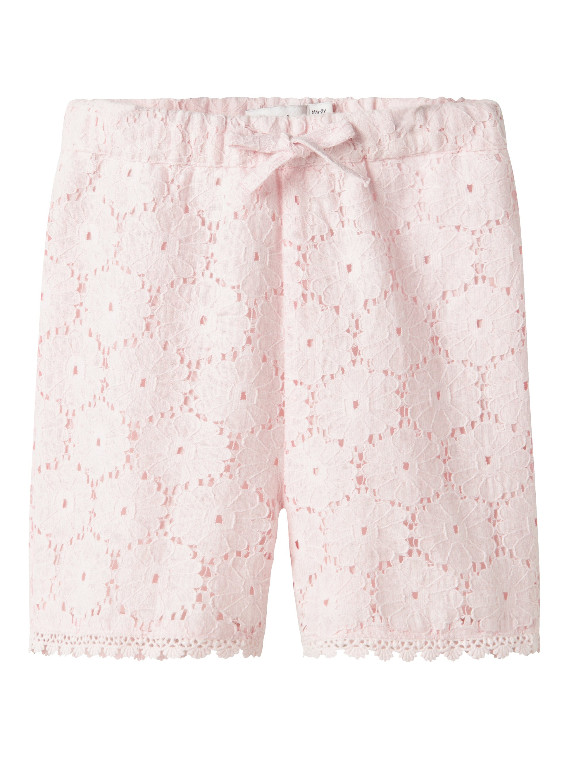 Söt rosa shorts i spets till flicka. Sommar shorts i fin ljusrosa färg från Name it.
NMFFETILLE SHORTS
13240236
