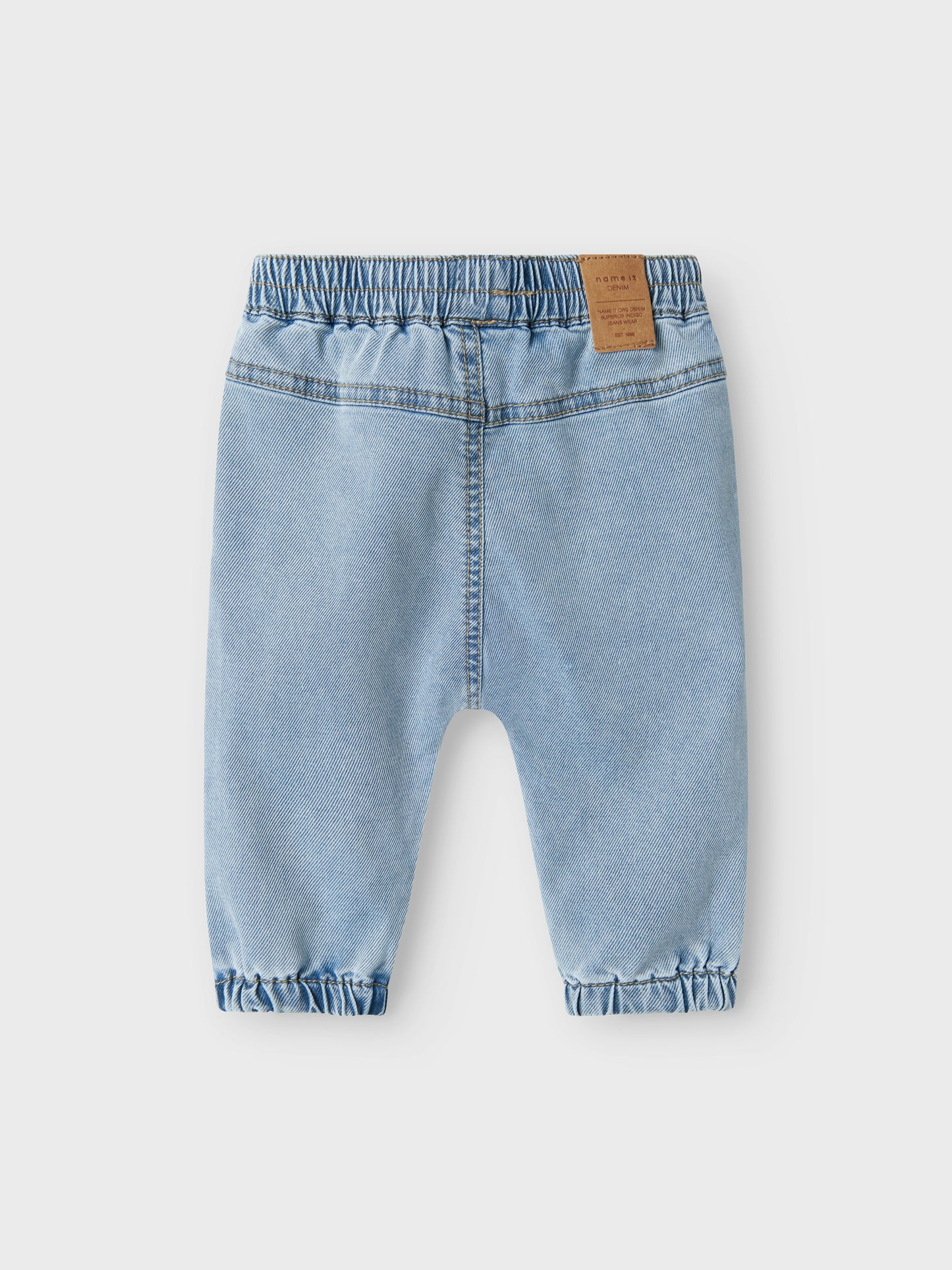 Ljus blå baby jeans till pojke. Bebis byxor till nyfödd kille från Name it.
NBMBEN R JEANS 1495-YB D
13240578