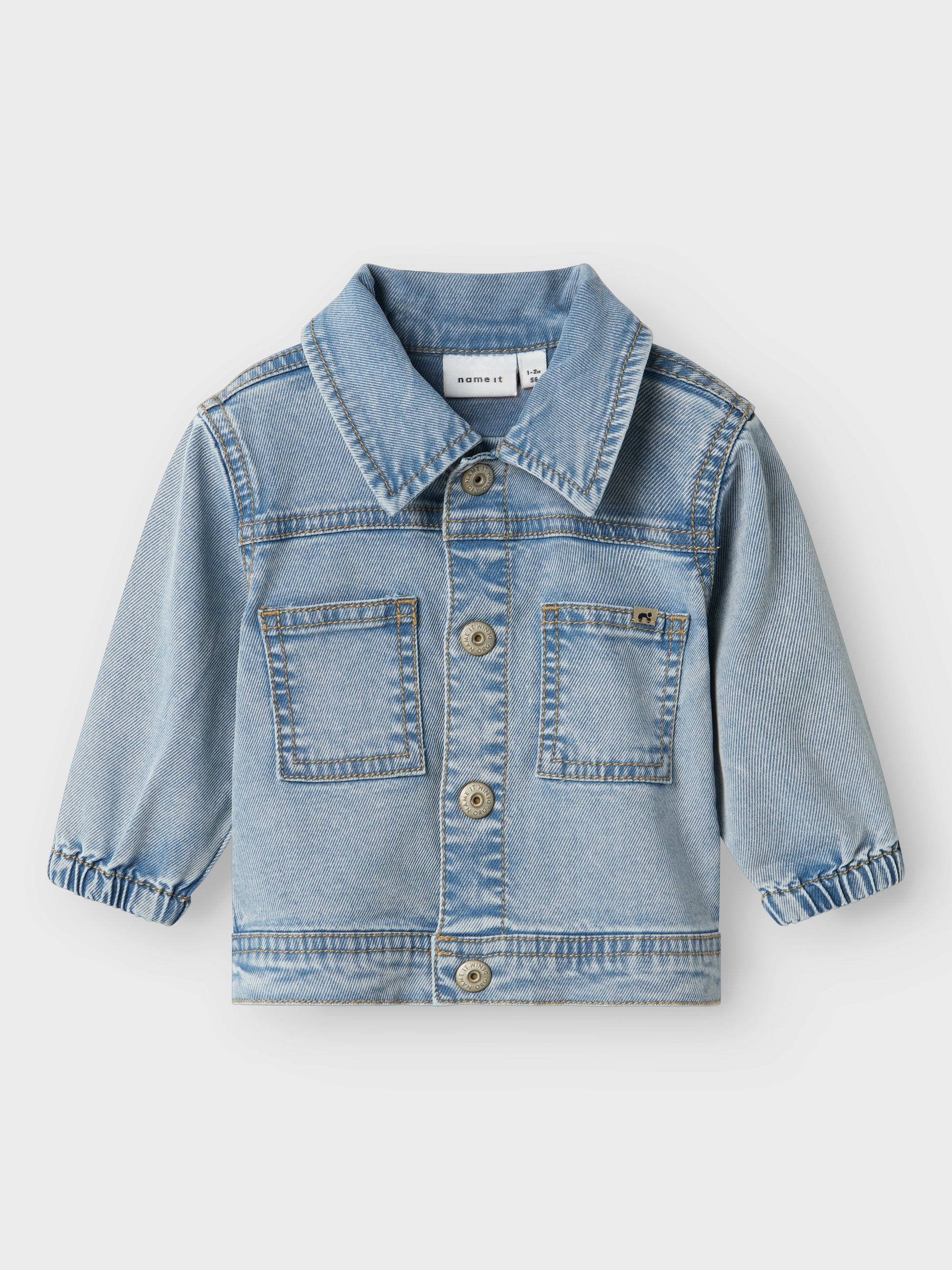 Ljus blå jeans jacka till baby pojke. Jeansjacka till bebis kille och flicka från Name it.
NBMDITLEV DNM CARDIGAN 1495-YB D
13240582