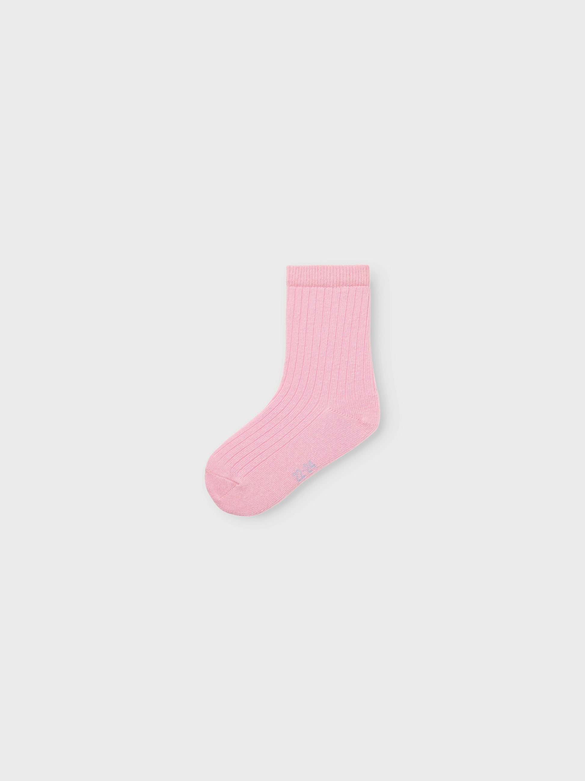 3-pack barn strumpor till flicka, tjej. Strumpa med fjäril, hjärtan och rosa. Ekologiska barnkläder från Name it.
NMFDORTHEA 3P SOCK
13241068