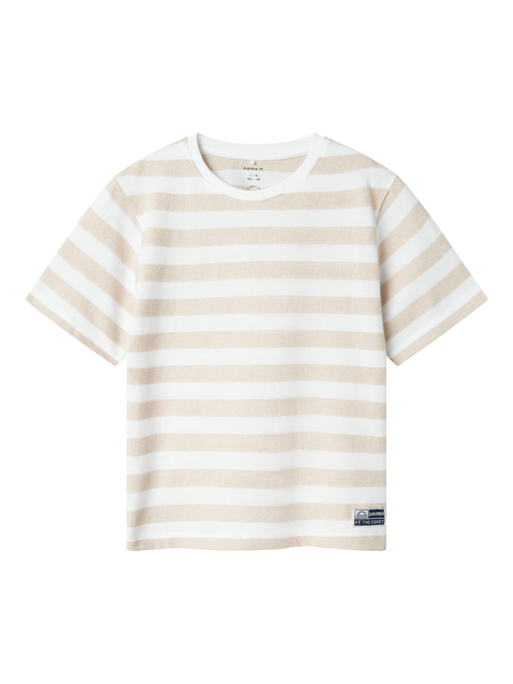 Vit och beige randig t-shirt till pojke. Kortärmad ekologisk t-shirt till kille från Name it.
NKMFERM SS NREG TOP
13241188