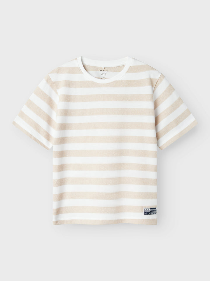 Vit och beige randig t-shirt till pojke. Kortärmad ekologisk t-shirt till kille från Name it.
NKMFERM SS NREG TOP
13241188