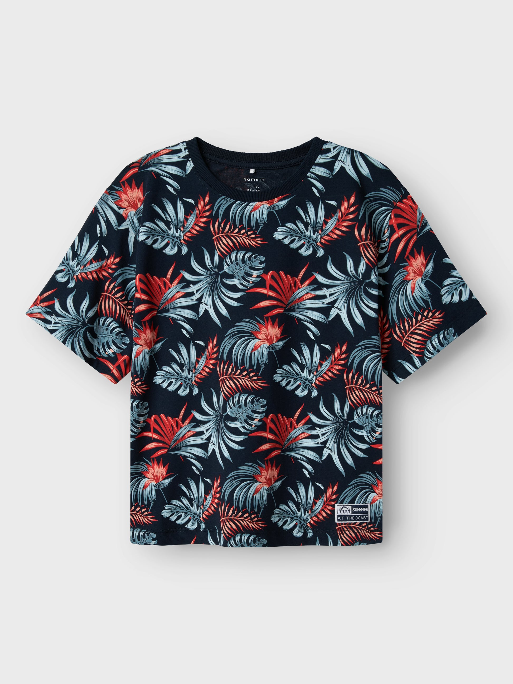 Blommig mönstrad t-shirt hawaii print till pojke, kille barn och ungdom. Ekologiska barnkläder från Name it.
NKMFANGO SS NREG TOP BOX
13241235