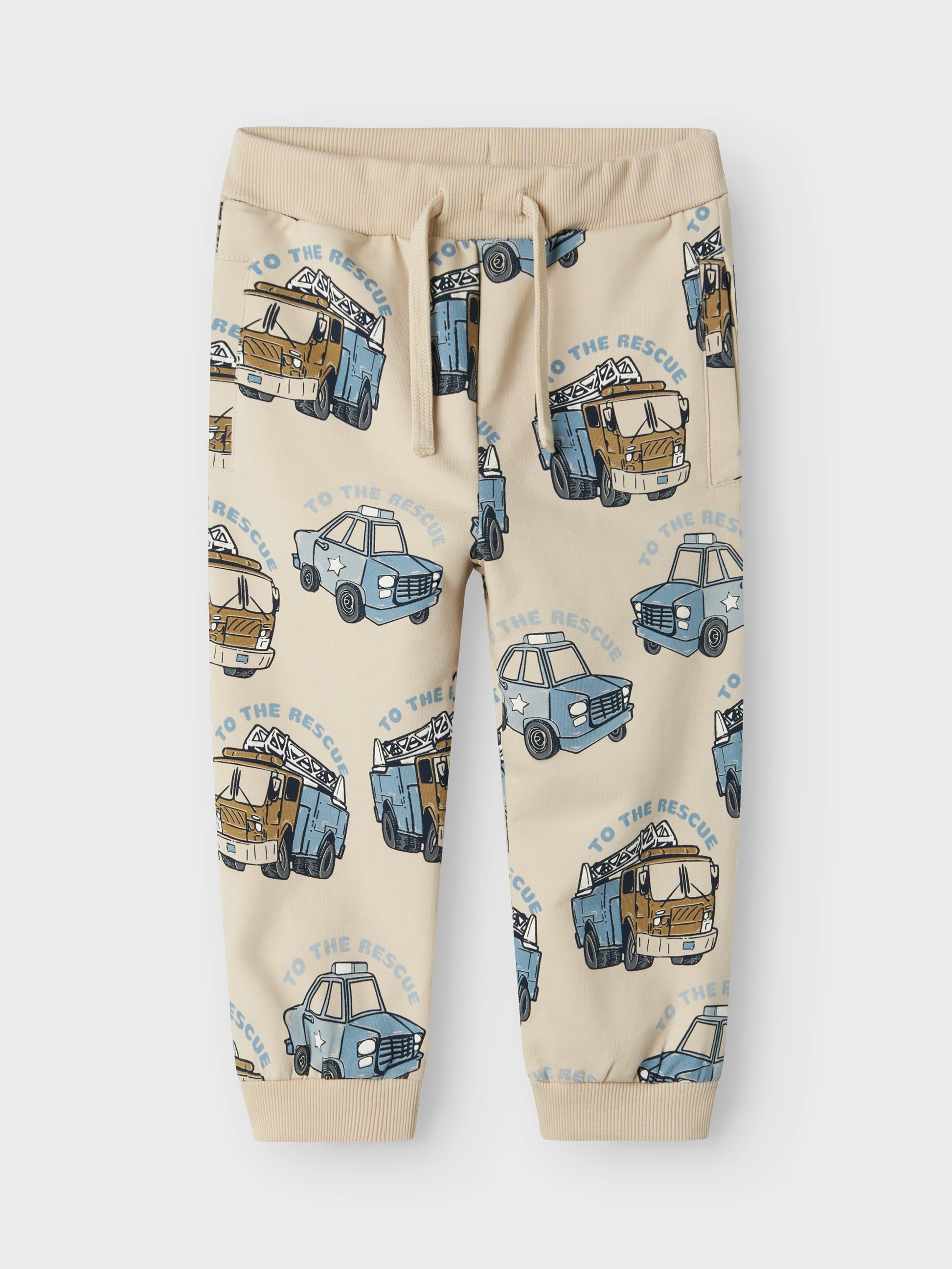 Beige joggingbyxa till pojke. Ekologiska barnkläder från Name it. Dessa byxor med polis och brandkår är en skön mysbyxa till liten kille.
NMMDIBBO NREG SWEAT PANT UNB
13241050