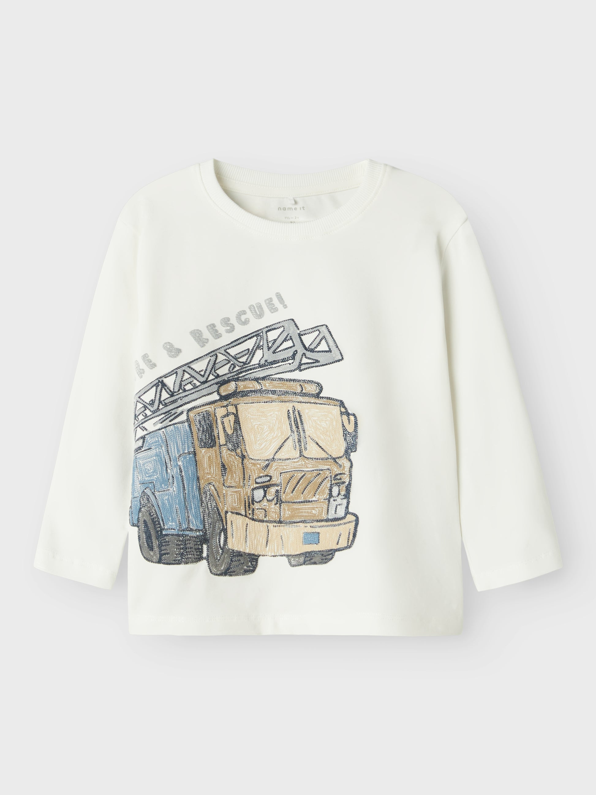Vit långärmad tröja med brandbil. T-shirt till pojke, liten kille. Ekologiska barnkläder från Name it.
NMMDUSTY NREG LS TOP BOX
13241052