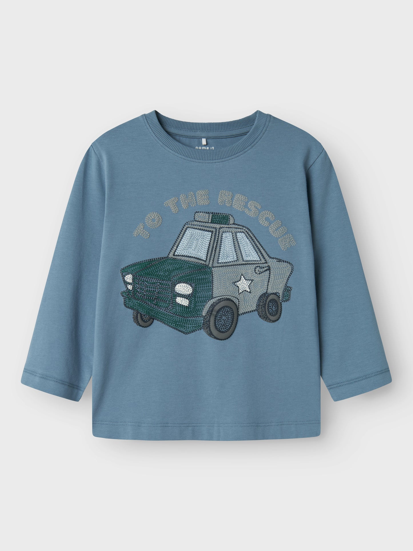 Blå långärmad tröja med polisbil. T-shirt till pojke, liten kille. Ekologiska barnkläder från Name it.
NMMDUSTY NREG LS TOP BOX
13241052