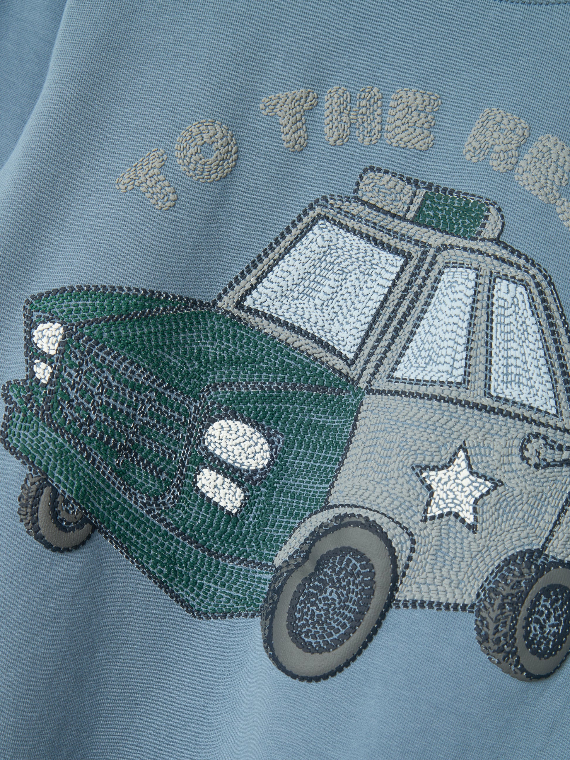 Blå långärmad tröja med polisbil. T-shirt till pojke, liten kille. Ekologiska barnkläder från Name it.
NMMDUSTY NREG LS TOP BOX
13241052